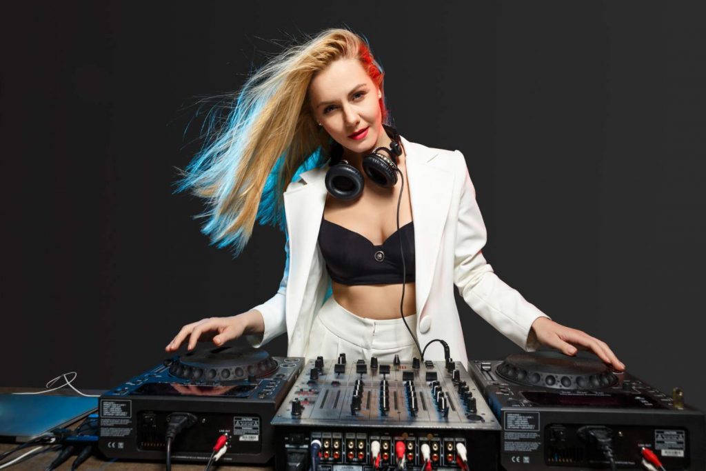 mulher DJ
